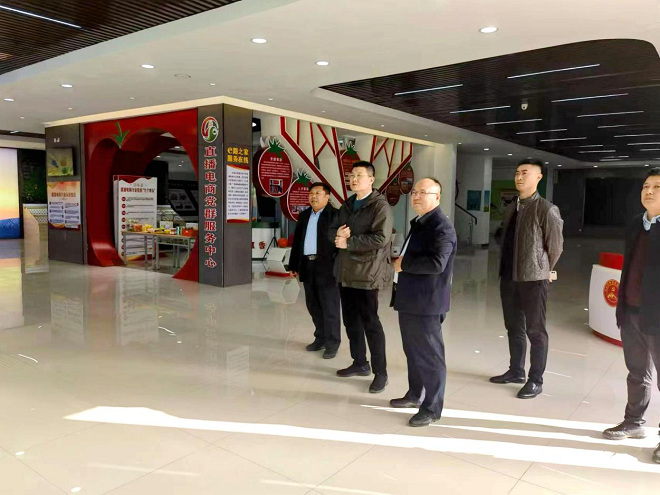帮扶村走访调研2.png